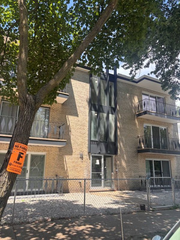 Property Photo: 1950 W Fargo Avenue 3E IL 60626