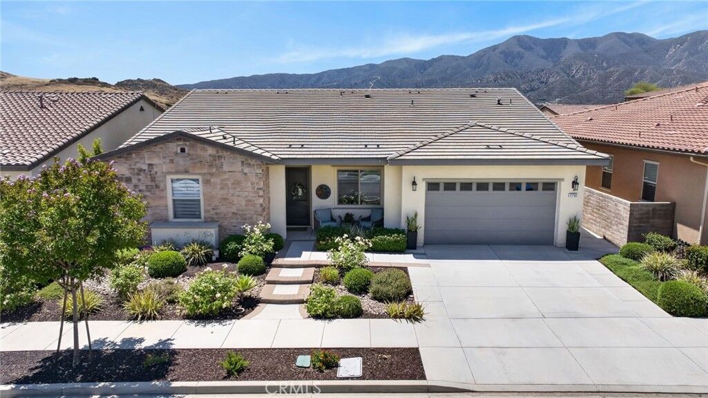 Property Photo:  11751 Ambling Way  CA 92883 