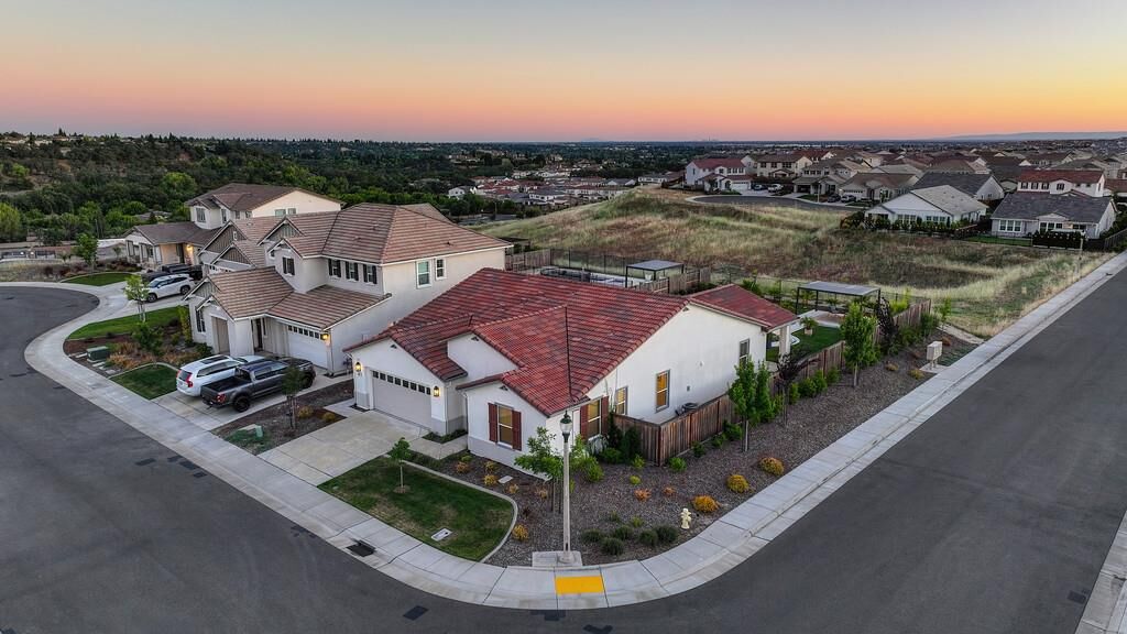 Property Photo:  200 Akashi Court  CA 95648 