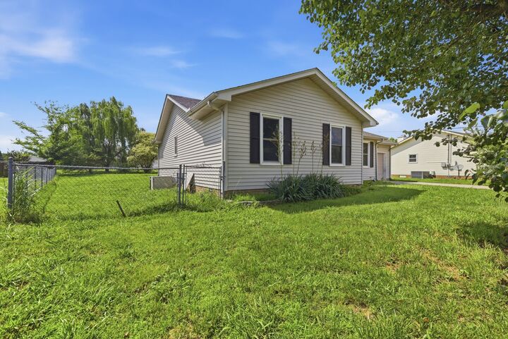 Property Photo:  2660 Keyland Dr  TN 37040 