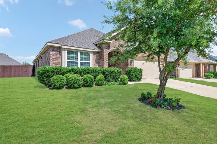 Property Photo:  2409 Michelle Creek Drive  TX 75068 