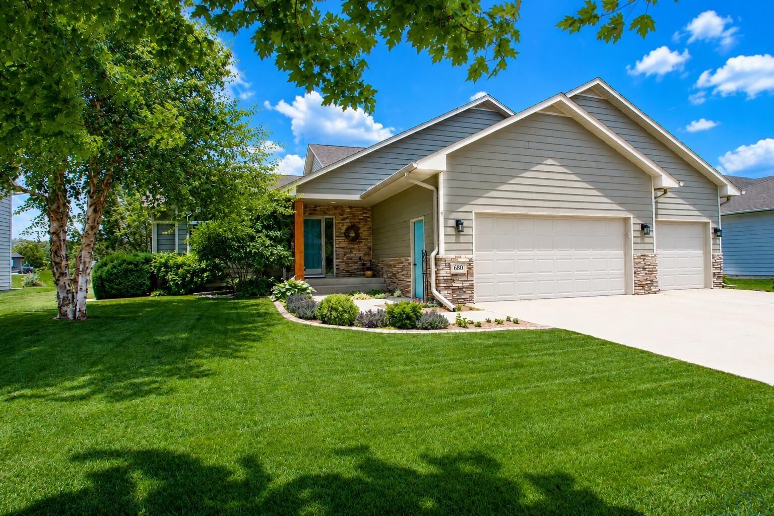 Property Photo: 680 Prairie Blvd SD 57049