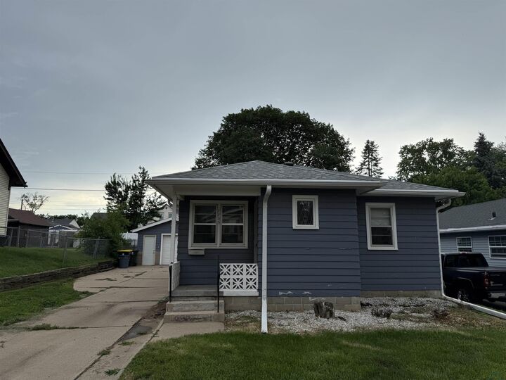 Property Photo:  1705 S Palmetto St  IA 51106 