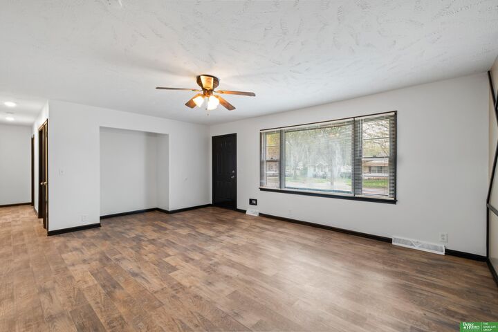 Property Photo: 5508 Fontenelle Boulevard NE 68111