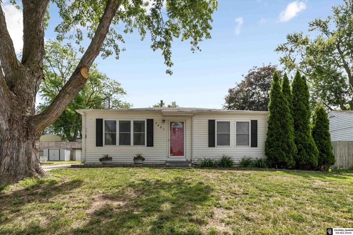 Property Photo:  7401 S 41 Street  NE 68147 