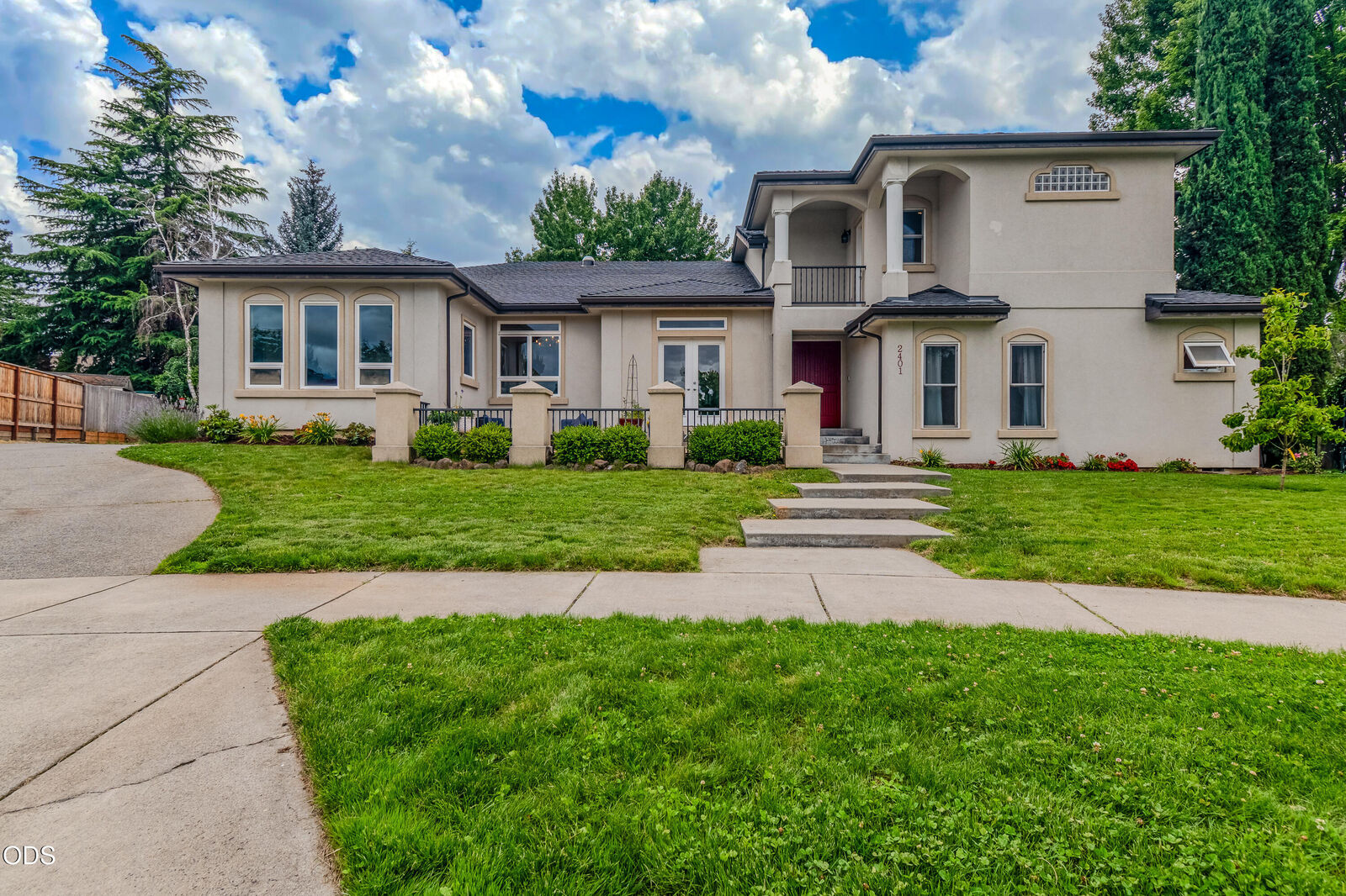 Property Photo:  2401 Fox Run  OR 97504 