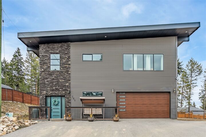 Photo de la propriété: 761 Fairbridge Road BC V1Z 3W3
