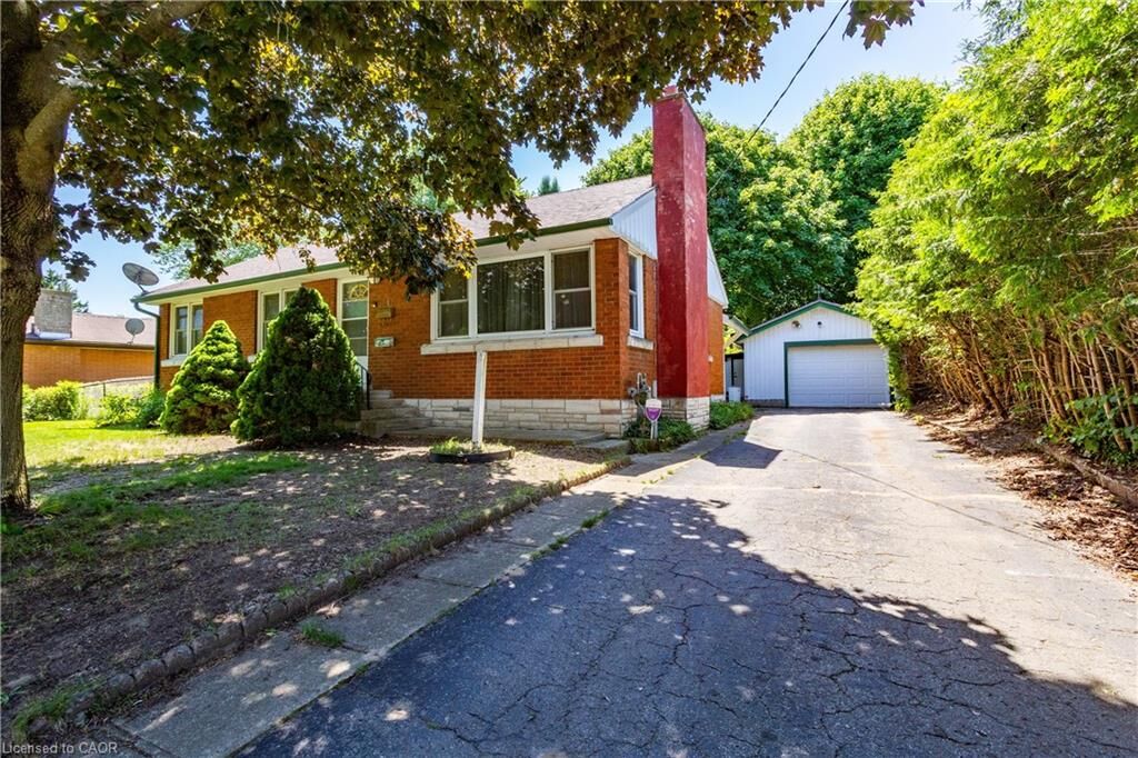 Property Photo: 6 Richard Avenue ON N3Y 3J2
