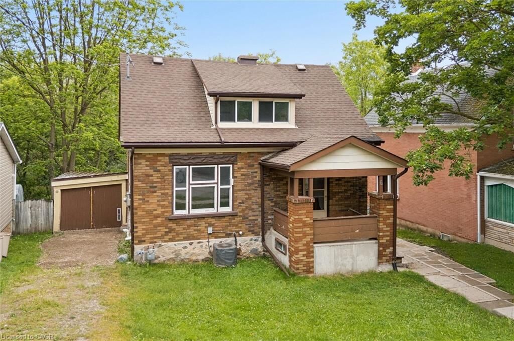 Property Photo: 6 Riverside Drive W ON N3B 1R1