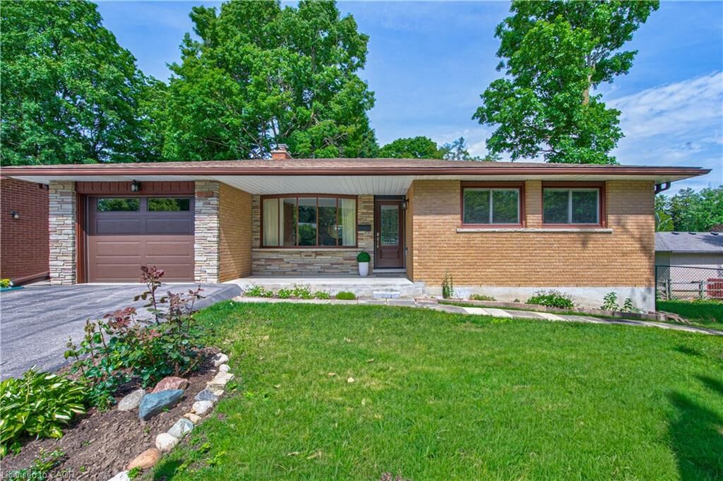 Property Photo: 598 Glen Forrest Boulevard ON N2L 4J8