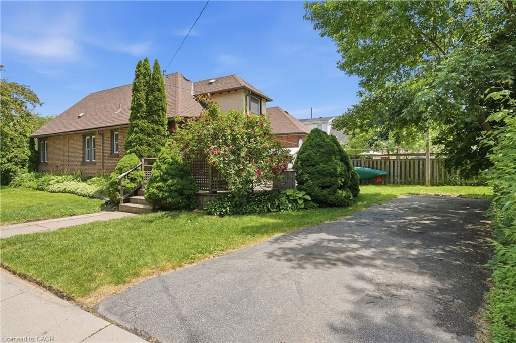 Property Photo:  1642 King Street E  ON L8K 1T9 