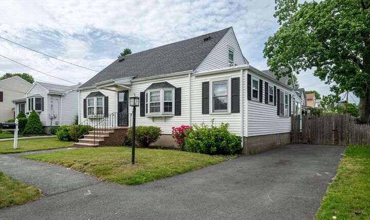 Property Photo:  5 Charles St  MA 01960 
