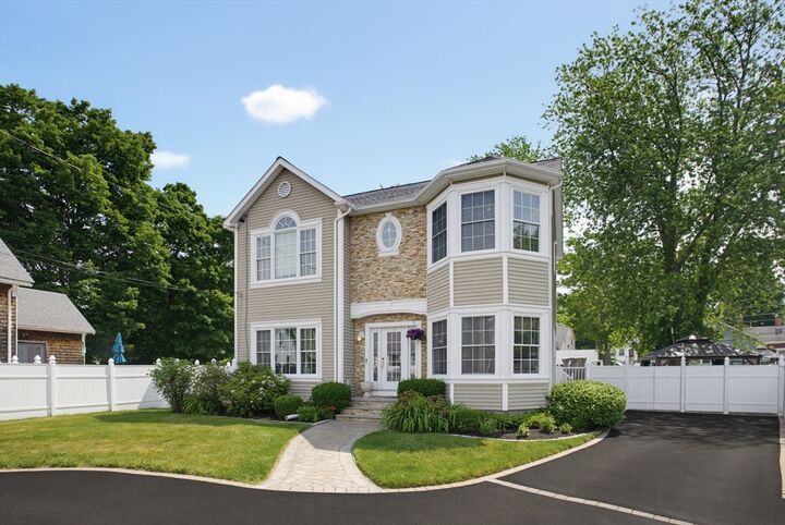 Property Photo:  10 Mayhew Slip  MA 01757 