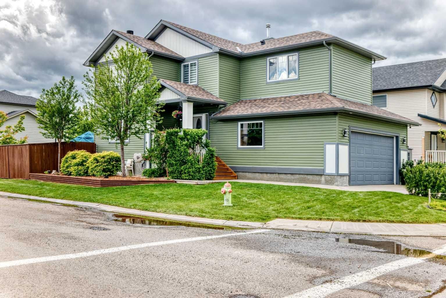 Property Photo: 21 McKinnon Street NW AB T0J 1X2