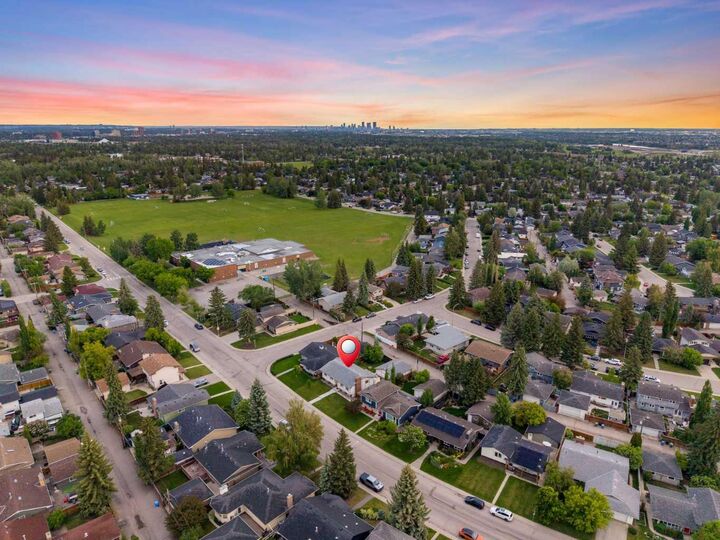Property Photo:  1575 Lake Bonavista Drive SE  AB T2J 2X8 