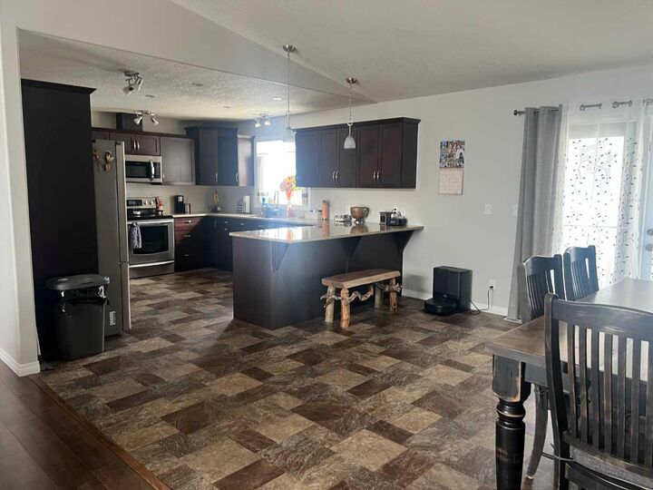 Property Photo: 807 8A Avenue AB T0H 1P0