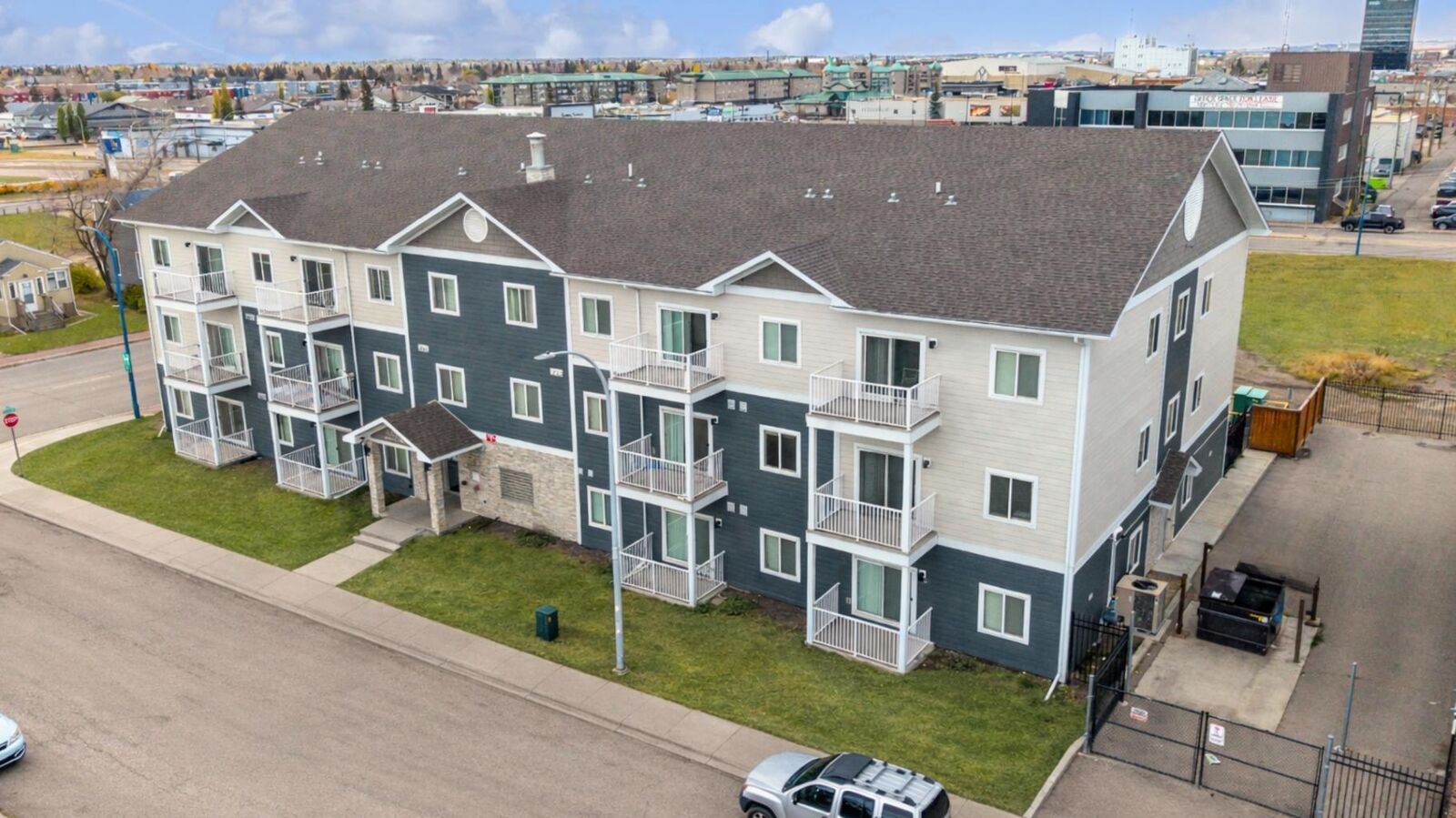 Property Photo: 10004 97A Street 306 AB T8V 2C1