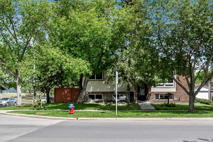 Photo de la propriété:  12 Robinson Drive  AB T1S 1C3 