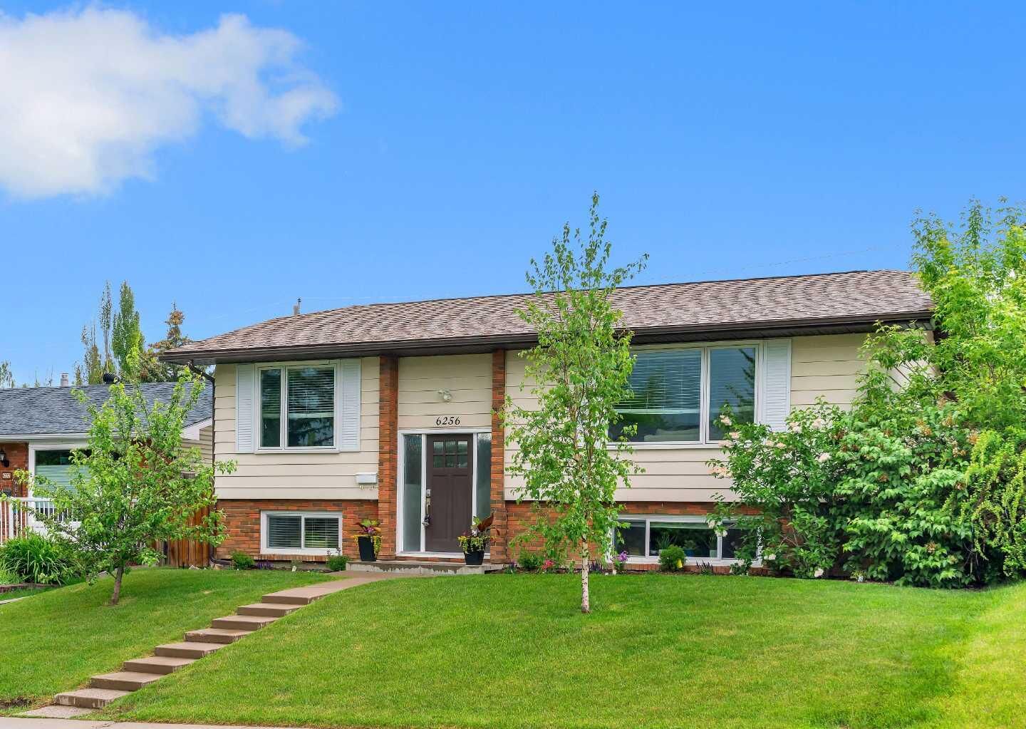 Property Photo: 6256 Silver Springs Hill NW AB T3B 3E6