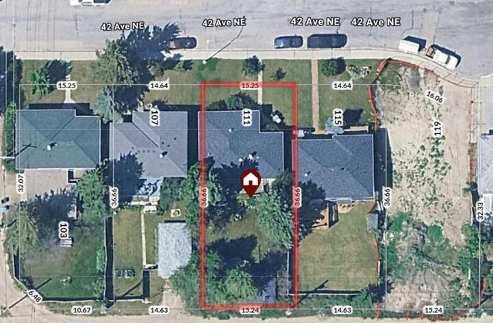 Property Photo: 111 42 Avenue NE AB T2E 2N5