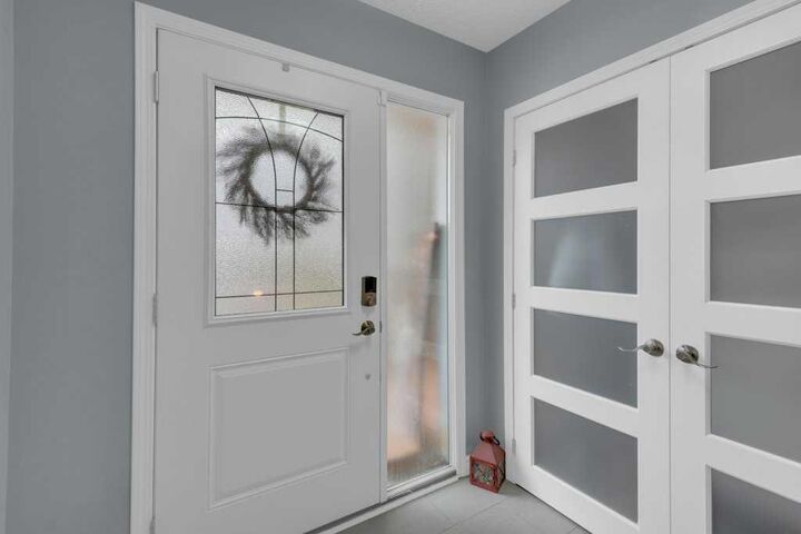 Property Photo:  11 Stradwick Place SW  AB T3H 1T3 