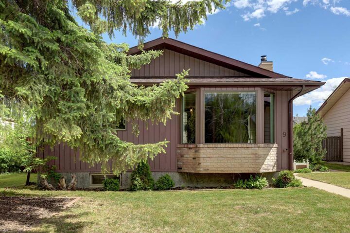 Property Photo: 9 Maple Leaf Road AB T1P 1G6