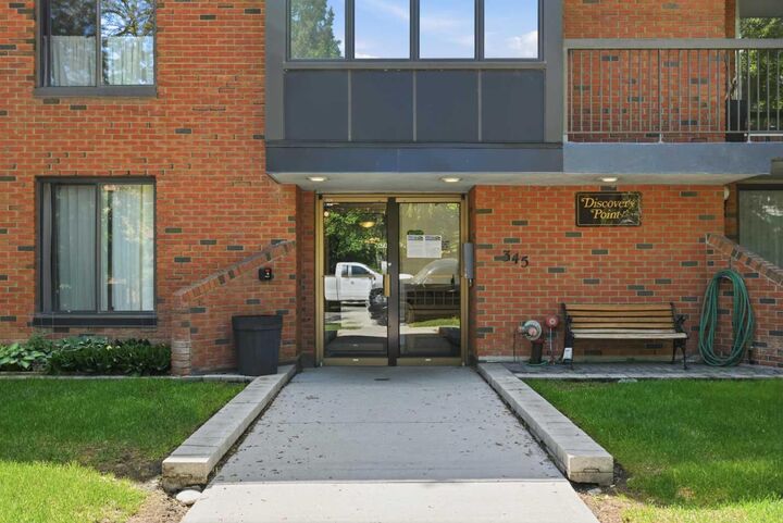 Property Photo: 345 4 Avenue NE 201 AB T2E 0J4
