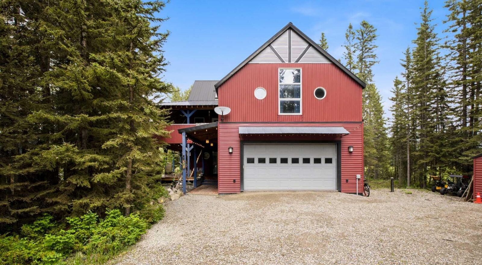 Property Photo:  224 7 Street NE  AB T0M 1X0 