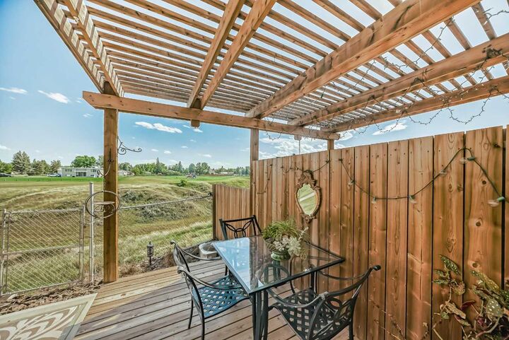 Property Photo:  1584 Stafford Drive N 1  AB T1H 2C5 