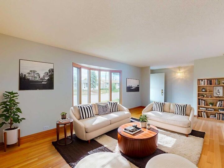 Photo de la propriété:  548 McIntosh Road NE  AB T2E 5Z3 