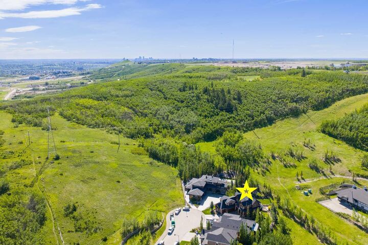 Property Photo: 250 Crestridge Place SW AB T3B 5Z2