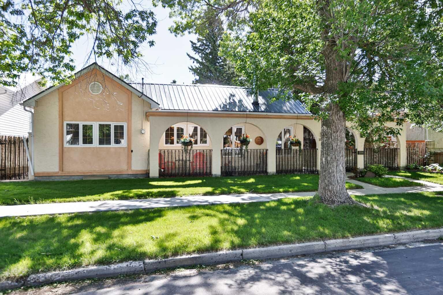 Property Photo: 1021 7 Street N AB T1H 1Y8