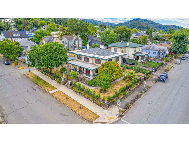 Property Photo:  511 SE Mosher Ave  OR 97470 