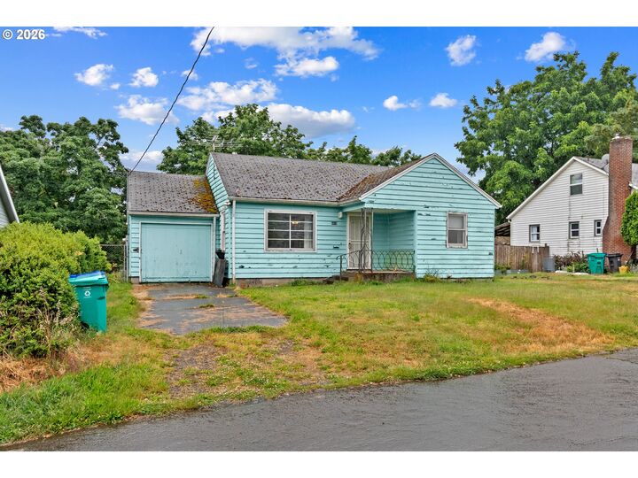 Property Photo: 6818 SE 67th Ave OR 97206