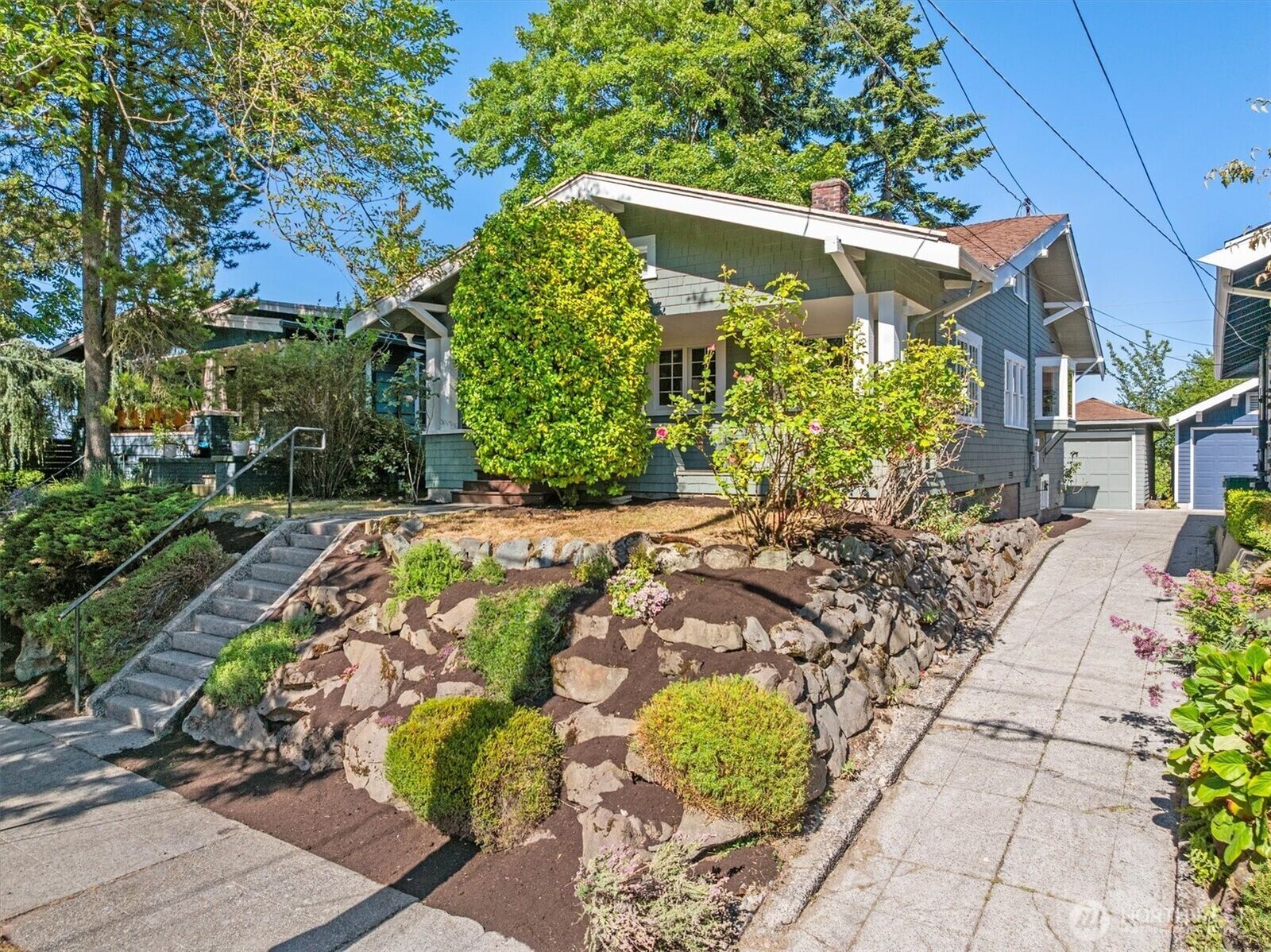 Property Photo: 4754 4th Avenue NE WA 98105