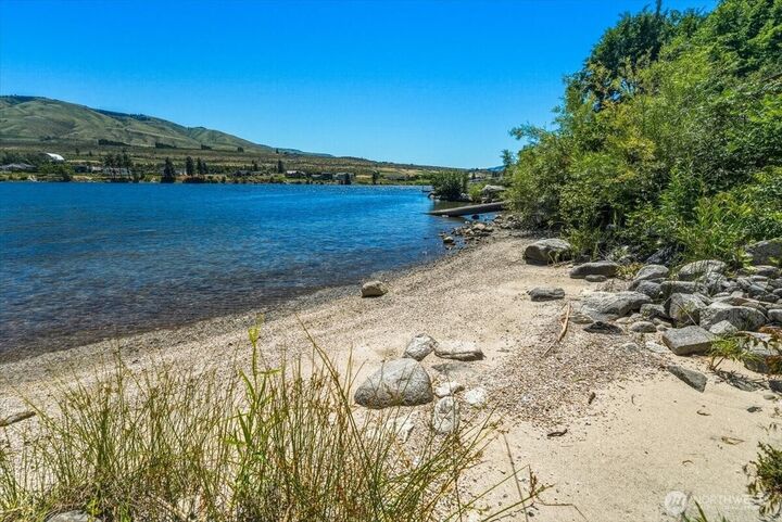 Property Photo: 200 Stayman Flats Rd WA 98816