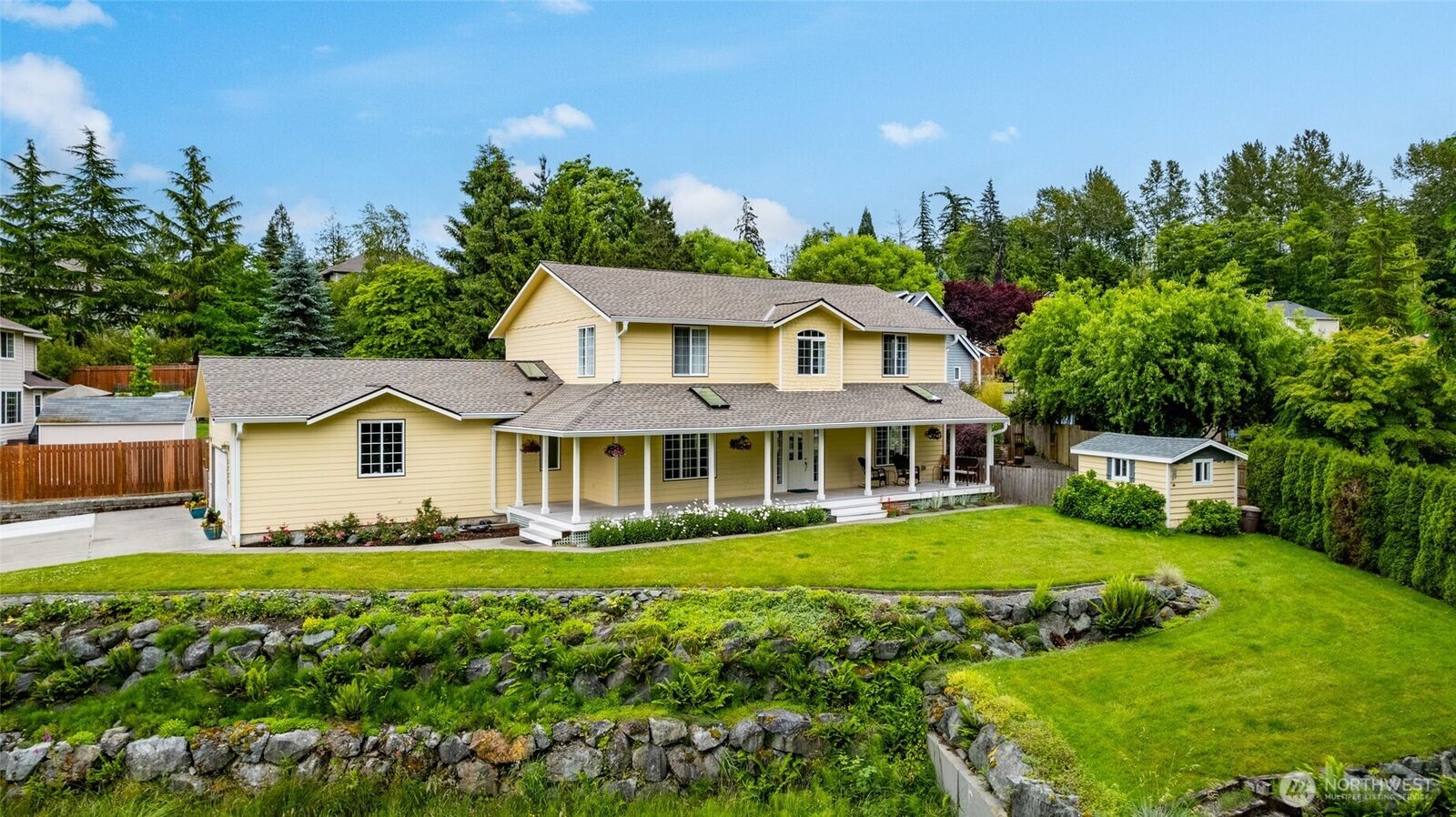 Property Photo: 3720 E Broadway Street WA 98274