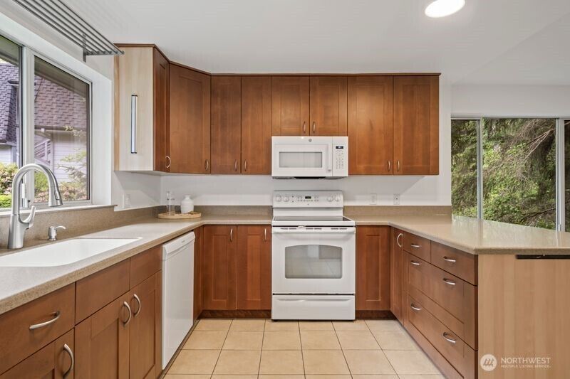 Property Photo:  9912 NE 142 Place B201  WA 98034 