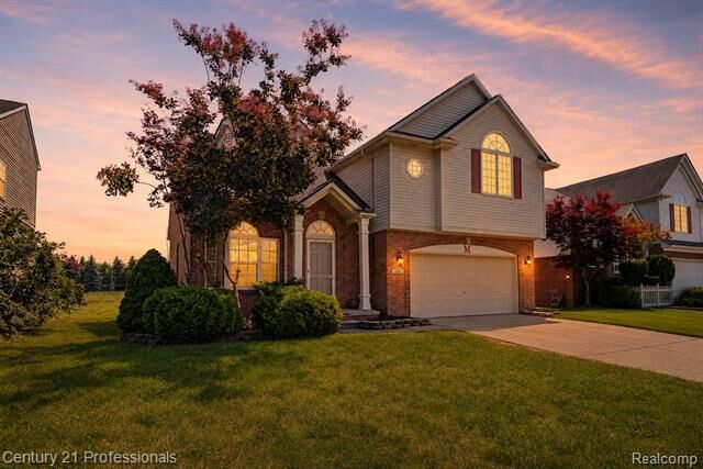 Property Photo:  1989 Golfview Lane  MI 48186 