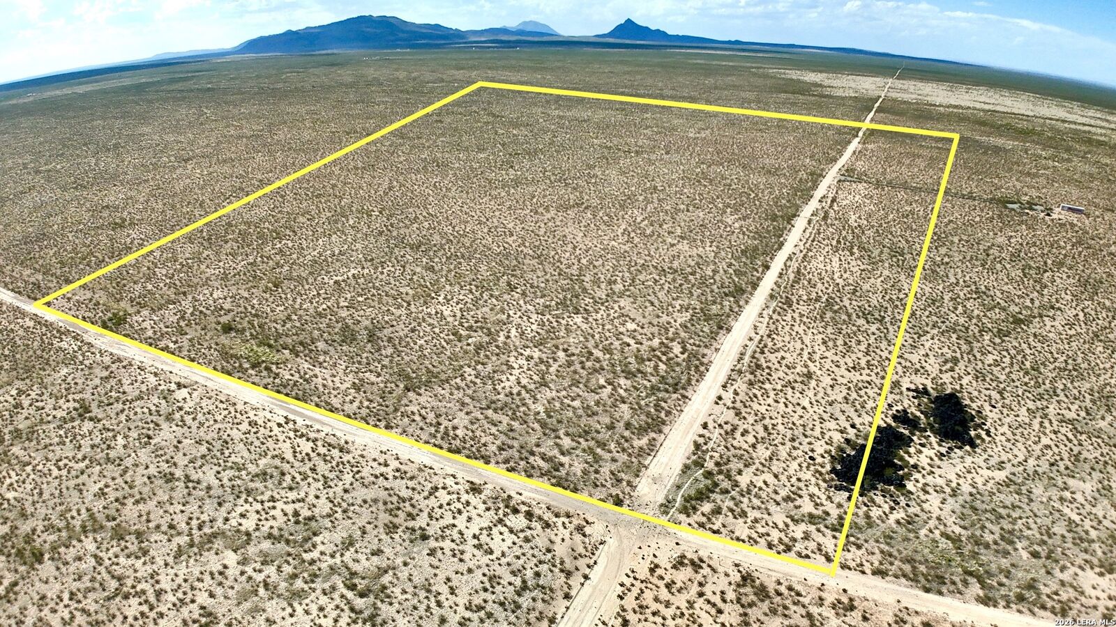 Property Photo:  201 E Roadrunner Rd  TX 79847 