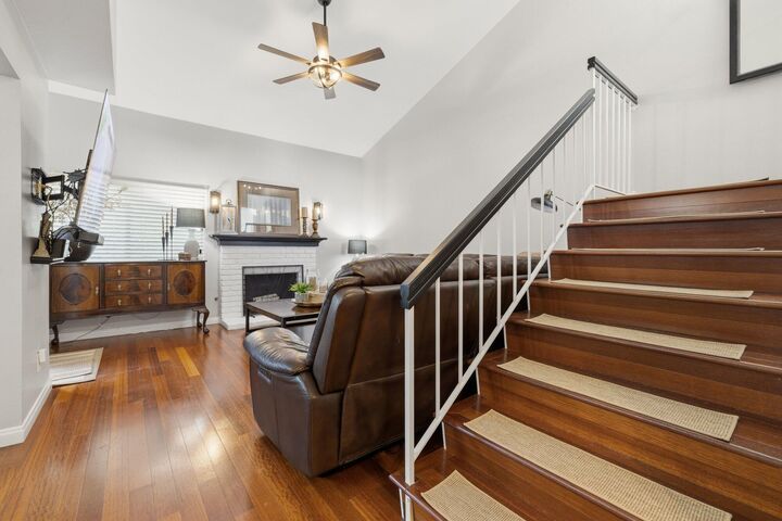 Property Photo: 924 Sandberg Lane CA 93003