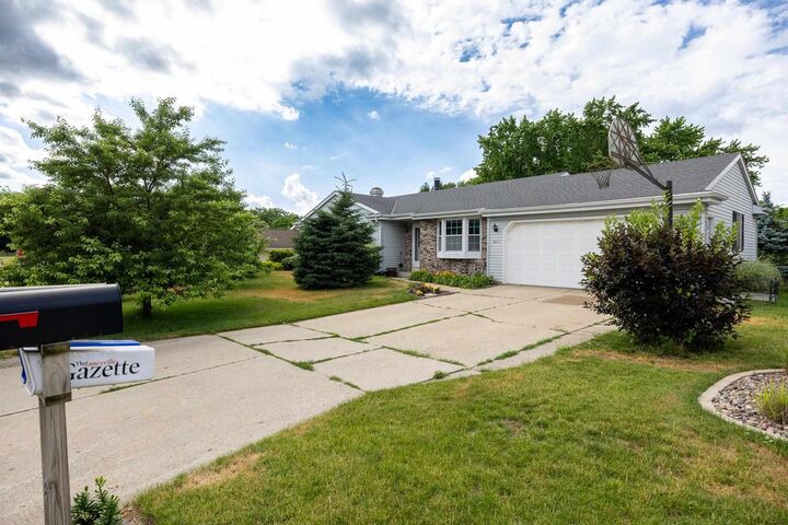 Property Photo:  4211 Wilshire Lane  WI 53546 