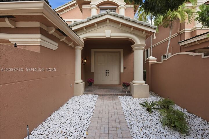Property Photo:  2794 Kinsington Cir 26-3  FL 33332 