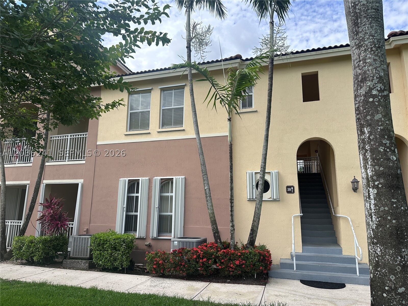 Property Photo: 10132 NW 7th St 208 FL 33172