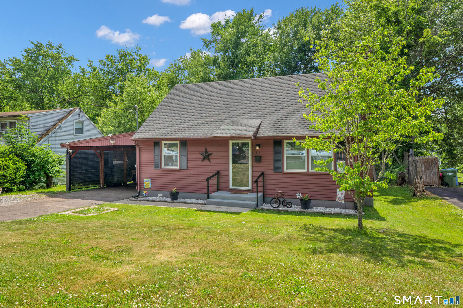 Property Photo: 175 Newfield Street CT 06457