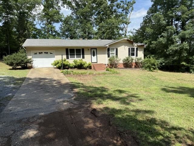 Property Photo:  166 Foxfire Drive  SC 29340 