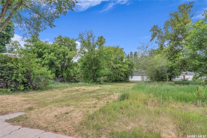 Property Photo:  431A R Avenue S  SK S7M 2Z4 