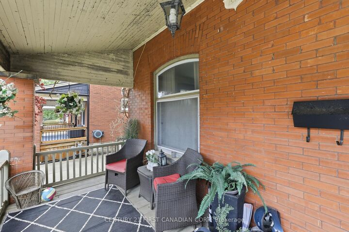 Property Photo:  95 Myrtle Street N  ON N5R 2E9 