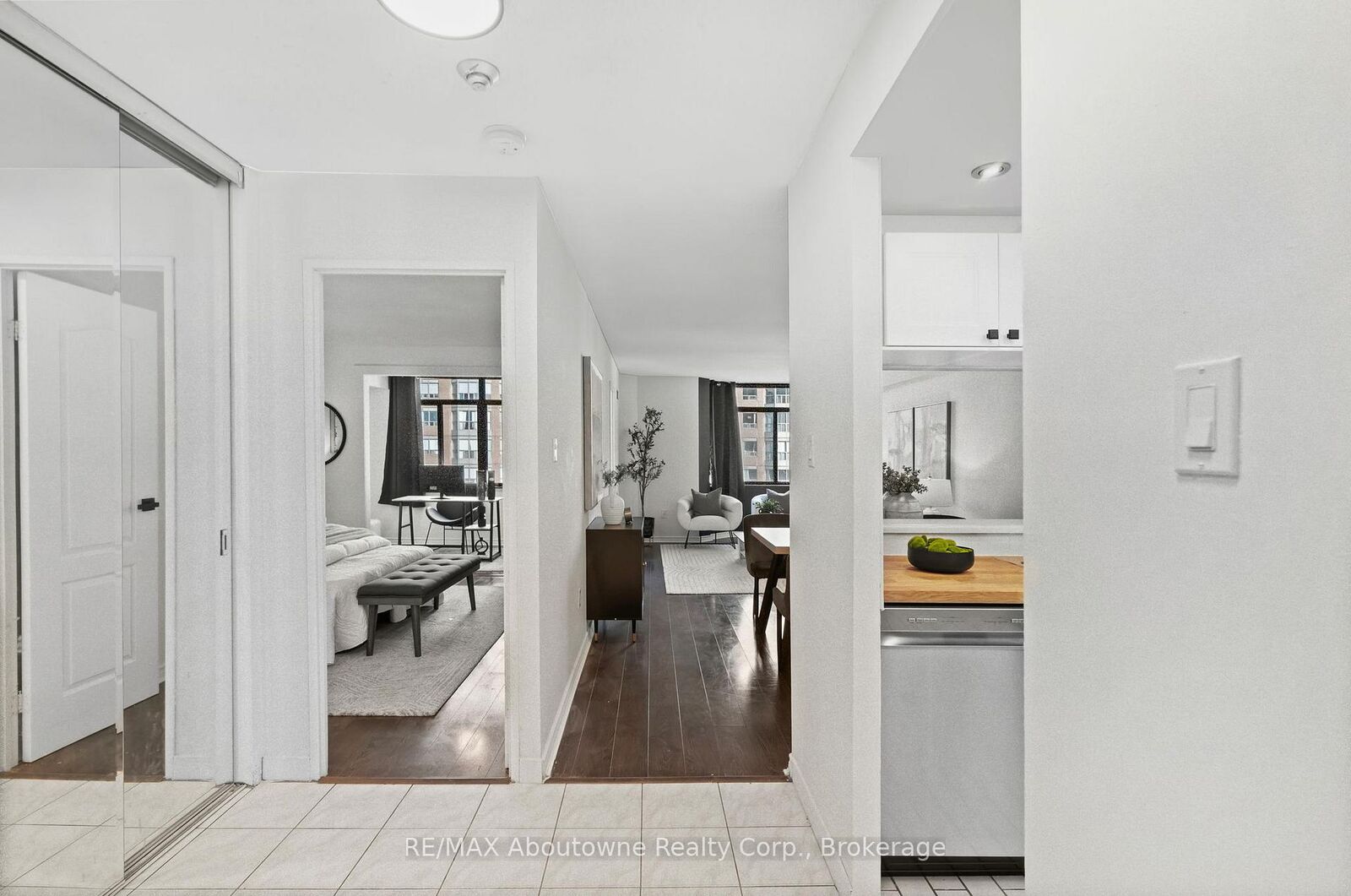 Property Photo: 300 Webb Drive 1108 ON L5B 3W3