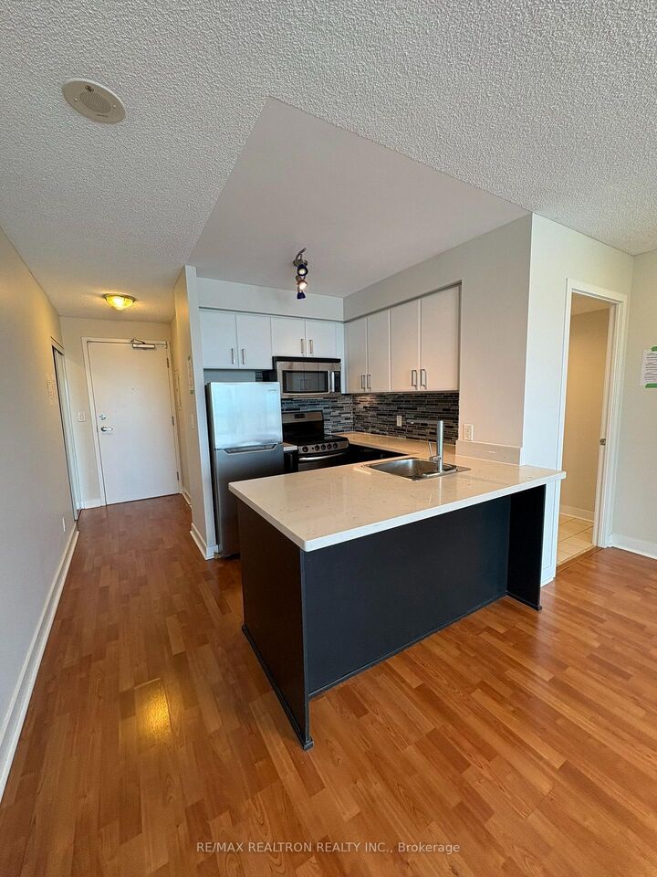Property Photo: 38 Lee Centre Drive 1502 ON M1H 3K2